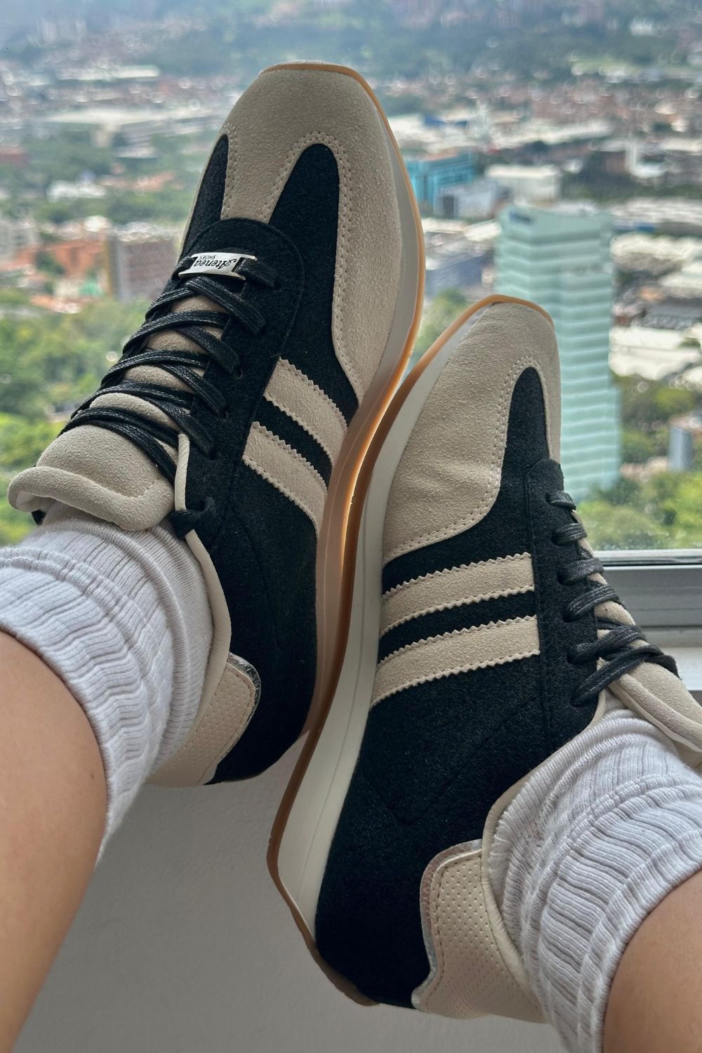 Ariana Negro x Beige