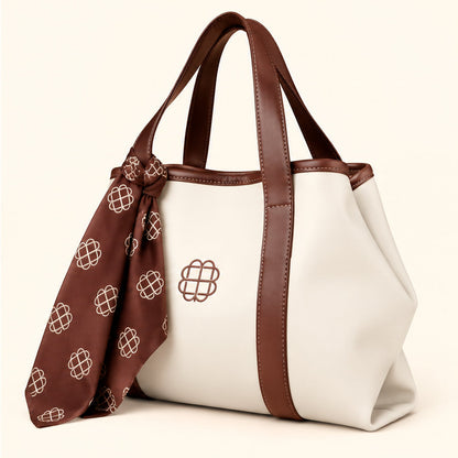 Bolso Blanco tipo tote con pañoleta — vista de lado